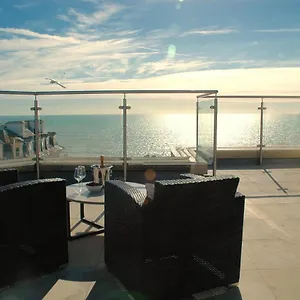 Airhost's Brighton's Diamond Escape With Sea Views Apartment